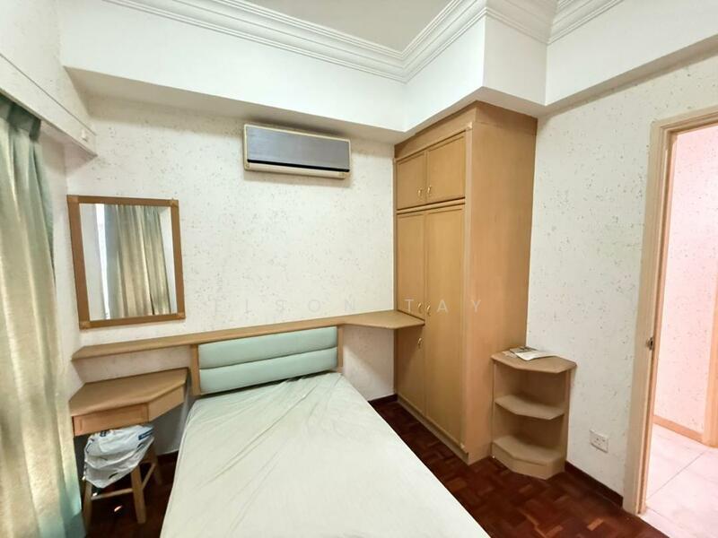 Selat Horizon Condominium - 5