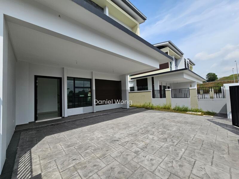 TAMAN IMPIAN EMAS (HONEYDALE RESIDENCE) - 1
