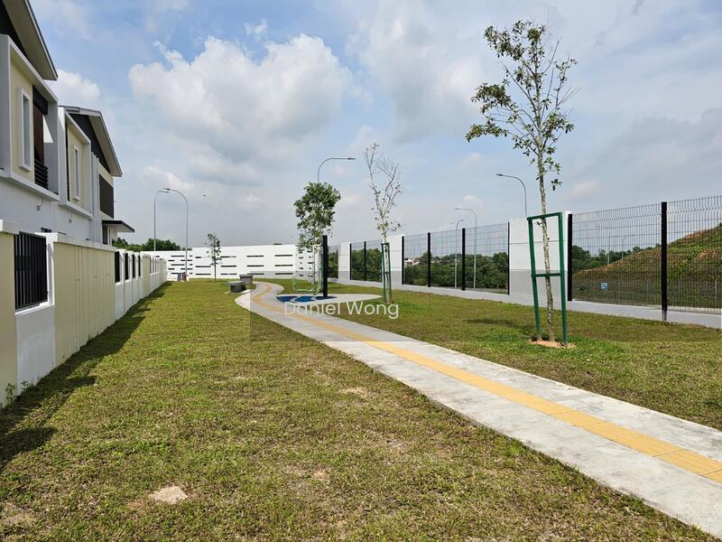 TAMAN IMPIAN EMAS (HONEYDALE RESIDENCE) - 4