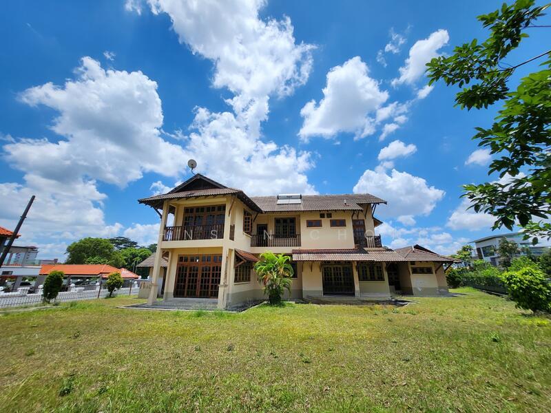 Stulang Laut Bungalow House - 3