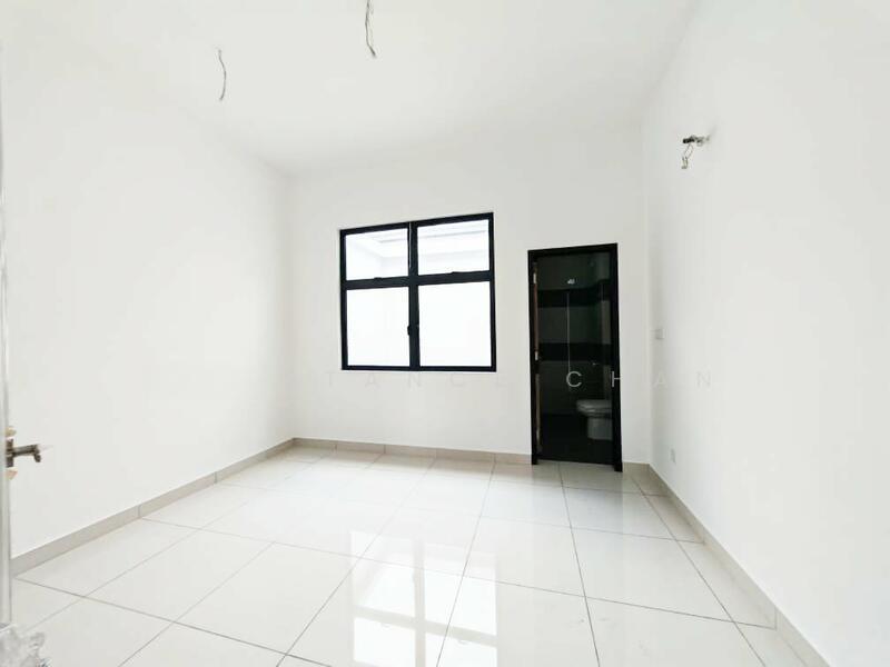 TAMAN IMPIAN EMAS (HONEYDALE RESIDENCE) - 4