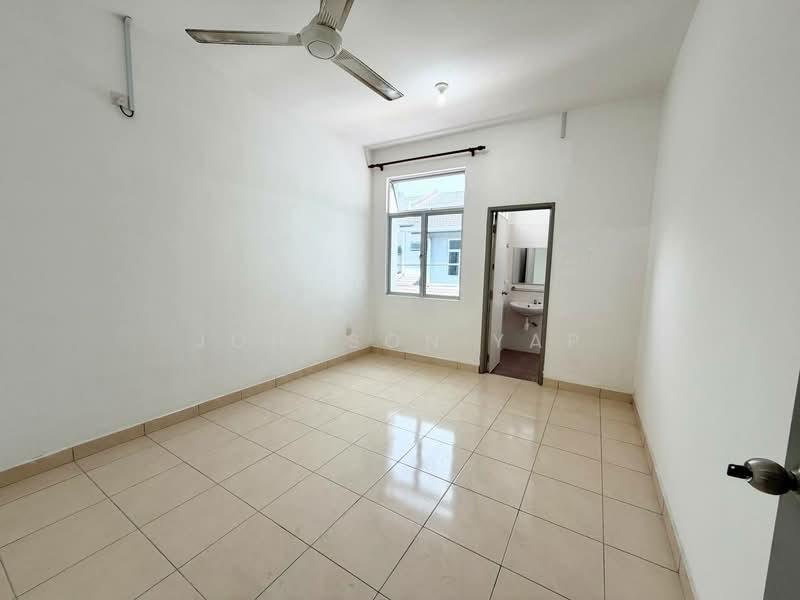 Rini Hills 2 - 5