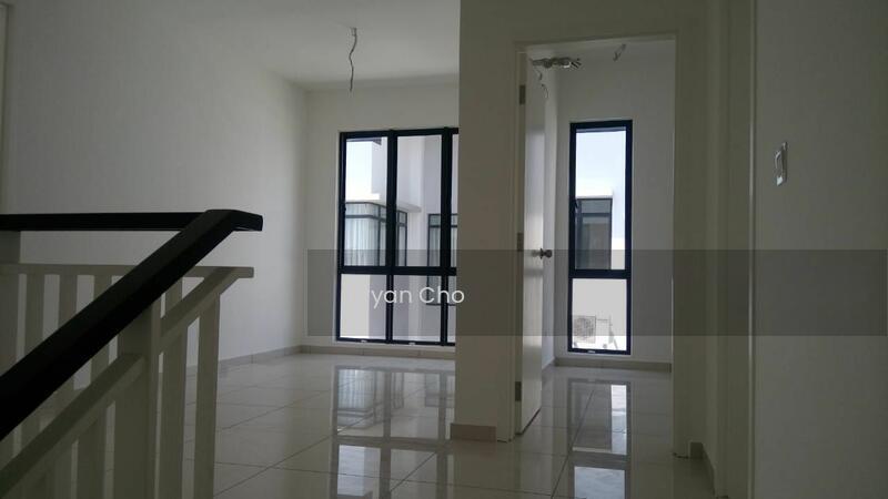 Semi-D house at Setia Ecohill - 4