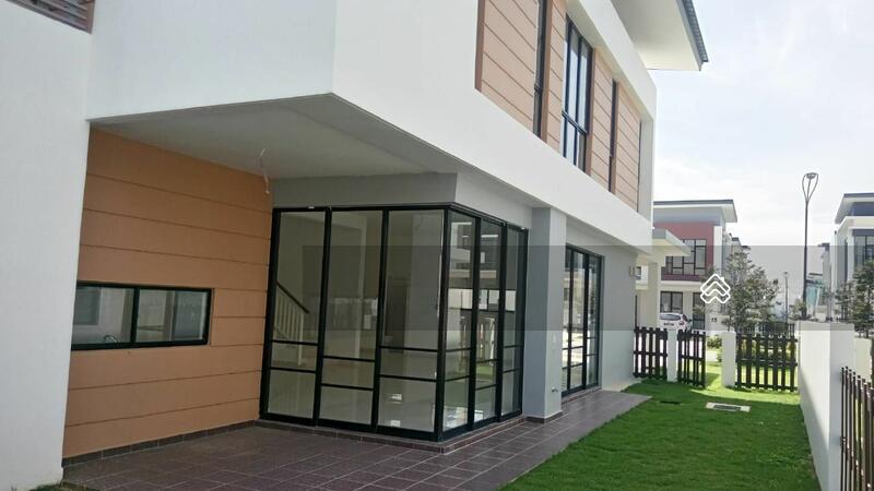 Semi-D house at Setia Ecohill - 5