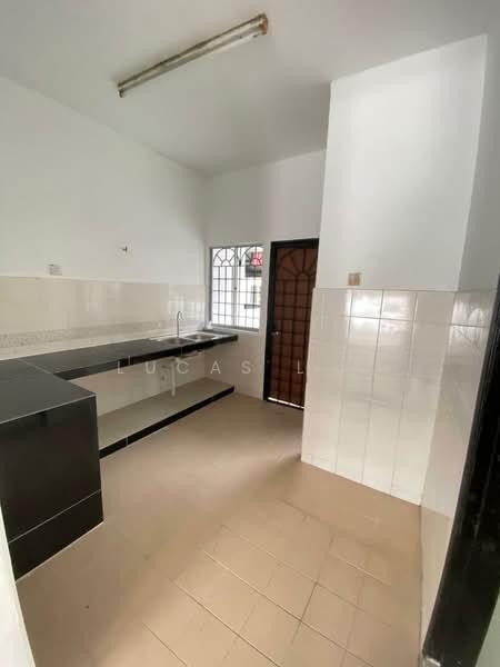 Seroja Bukit Beruntung - 3