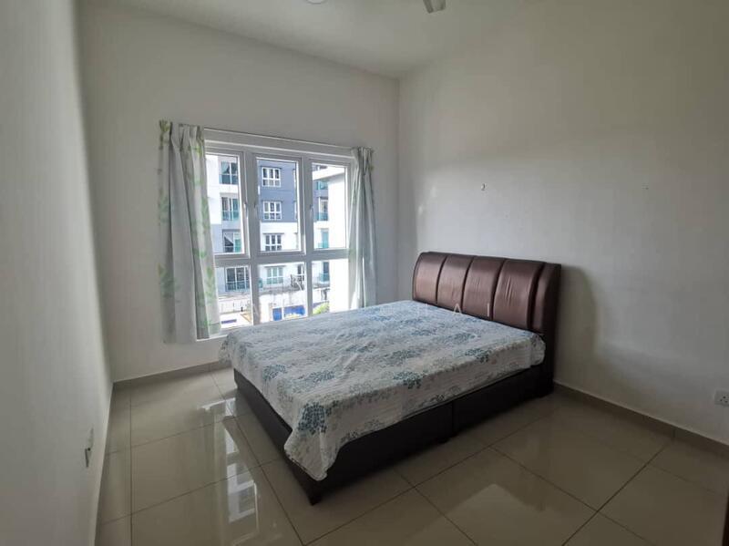 Seasons Amara Larkin - 2