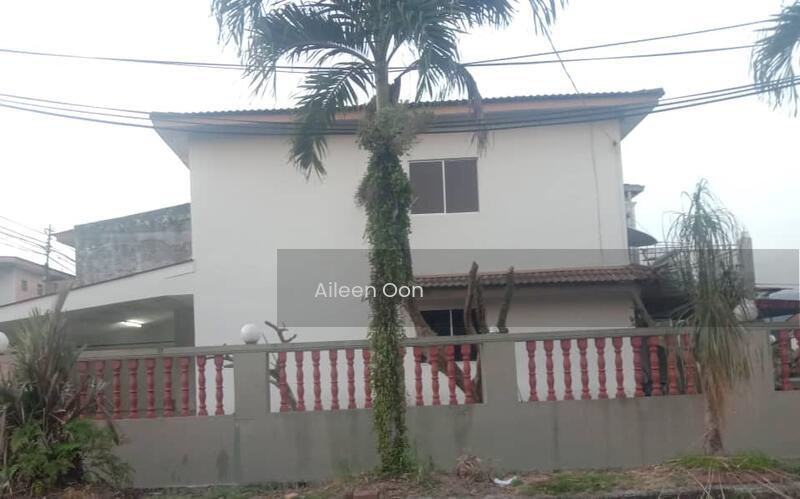 Corner Double-Storey Terrace House in Taman Pertama, Aulong, Taiping, Perak - 3