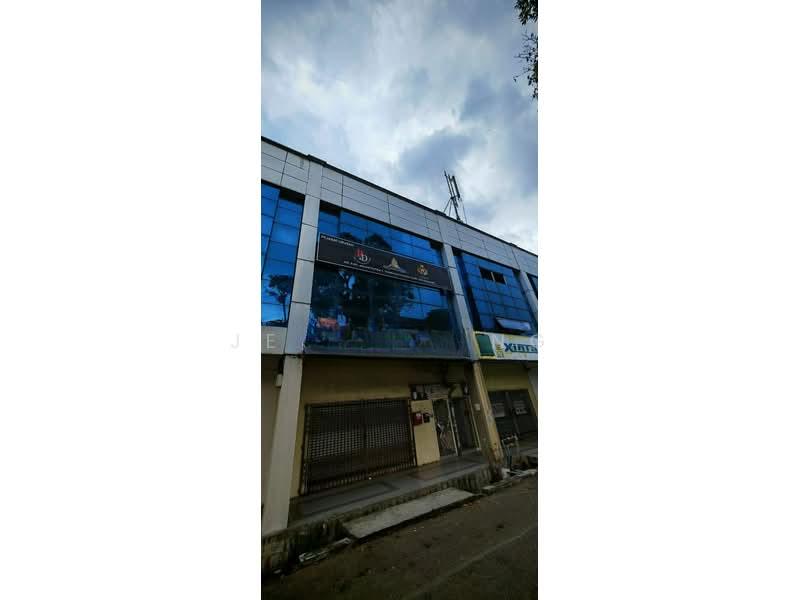 Sri Putra Three-Storey Shoplot - 3
