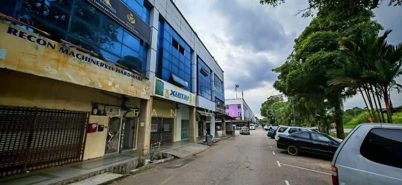 Sri Putra Three-Storey Shoplot - 2