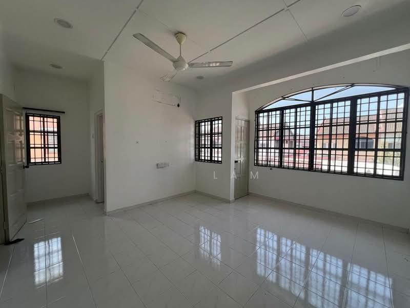 Taman Pengkalan Barat - 3