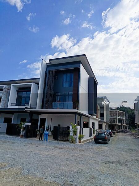 Townhouse at Samarahan - 1