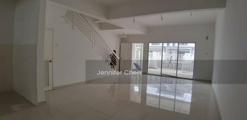 Mrt Station New House 2sty Taman Dato Demang Equine Bandar Putra Permai Seri Kembangan Selangor - 2