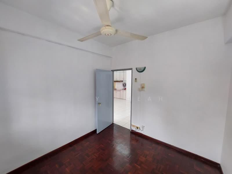 Vista Condominium - 4