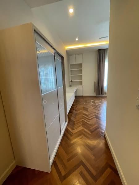 Quayside Seafront Resort Condominiums - 4