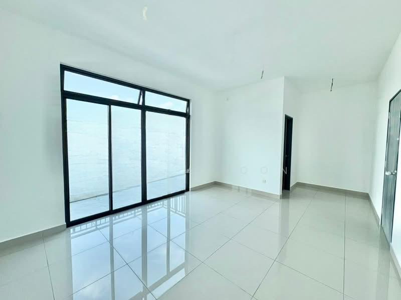 Taman Austin Duta - 3