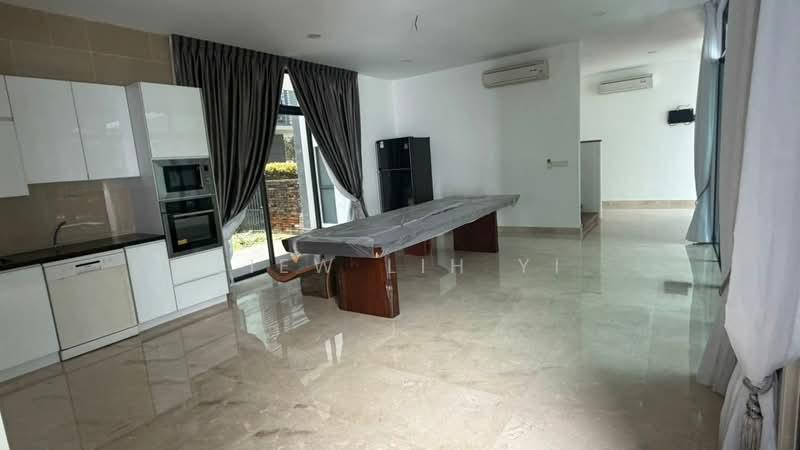 Noble Park Grand Pool Villas East Ledang - 2