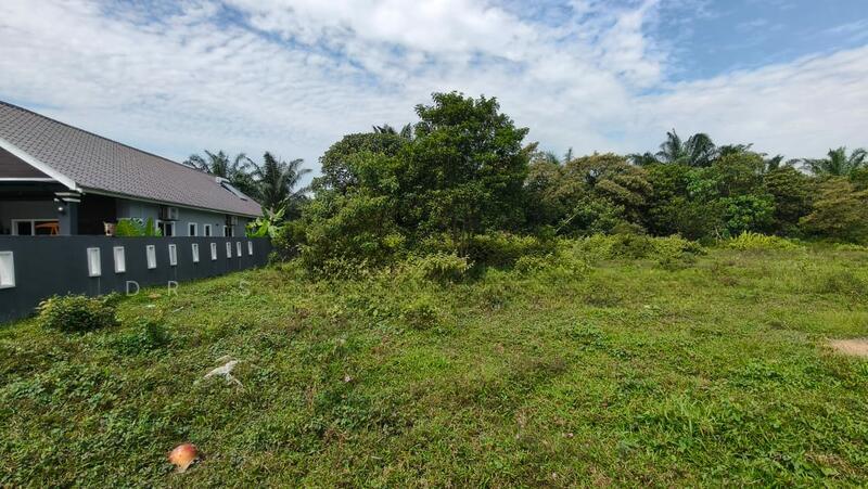 Lot Banglo Geran individu di Kampung Jenjarom - 2