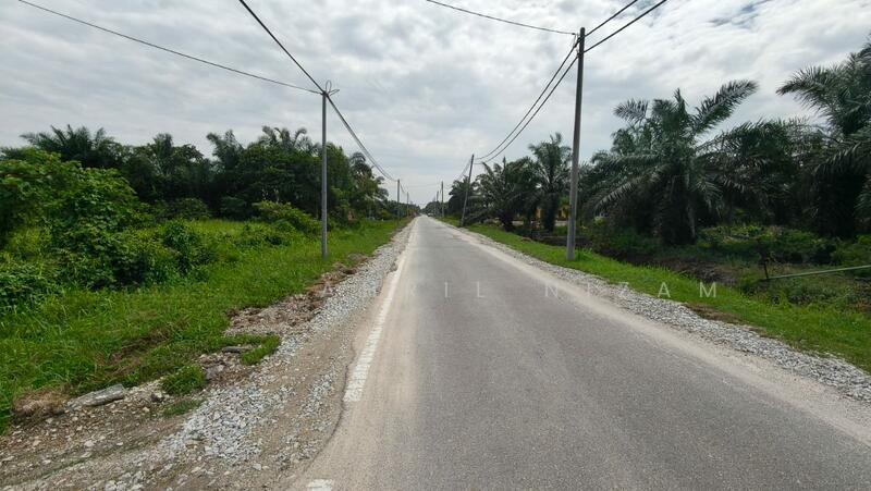 Lot Banglo Geran individu di Kampung Jenjarom - 1