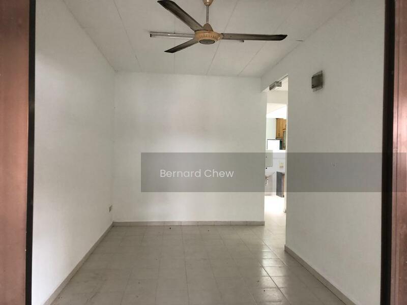 Terrace House at Batu Maung - 2