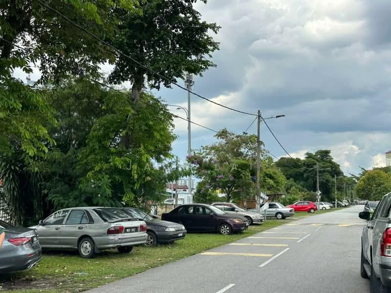 Kepong 甲洞卫星市 @ Facing Main Road House (End lot) - 5