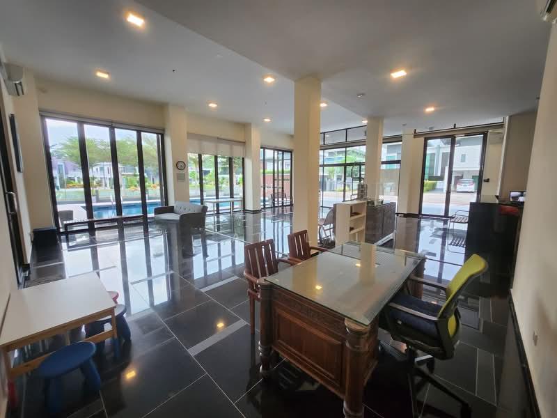 Opus @ Lake Vicinity - 1