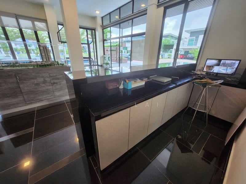 Opus @ Lake Vicinity - 2