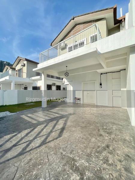 Semi-D house at Taman Desiran Bayu - 2