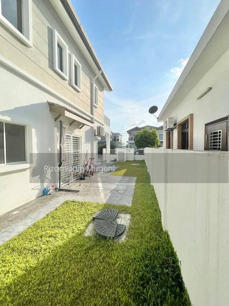 Semi-D house at Taman Desiran Bayu - 3