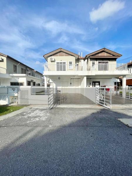 Semi-D house at Taman Desiran Bayu - 1