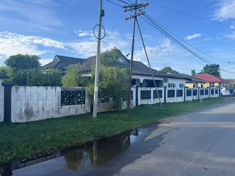 MURAH!CANTIK!Banglo Setingkat Kampung Peramu Tanjung Lumpur Kuantan - 2