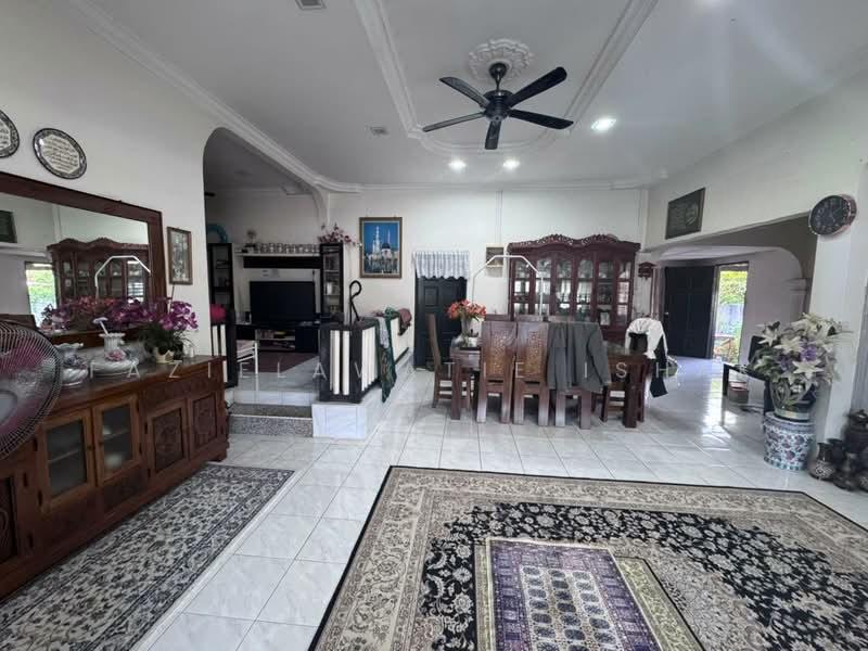 MURAH!CANTIK!Banglo Setingkat Kampung Peramu Tanjung Lumpur Kuantan - 5