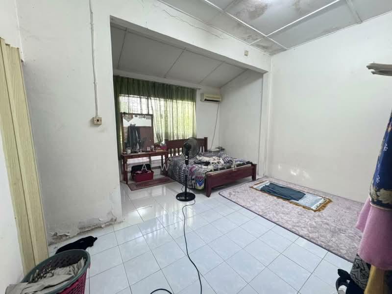 MURAH!CANTIK!Banglo Setingkat Kampung Peramu Tanjung Lumpur Kuantan - 4