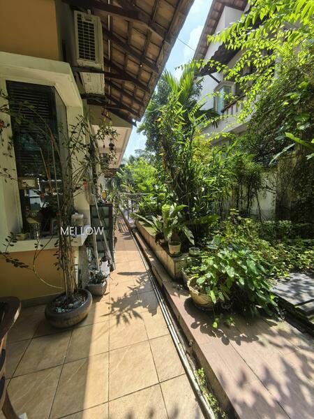 Semi-Detached House at Seksyen 9 - 5