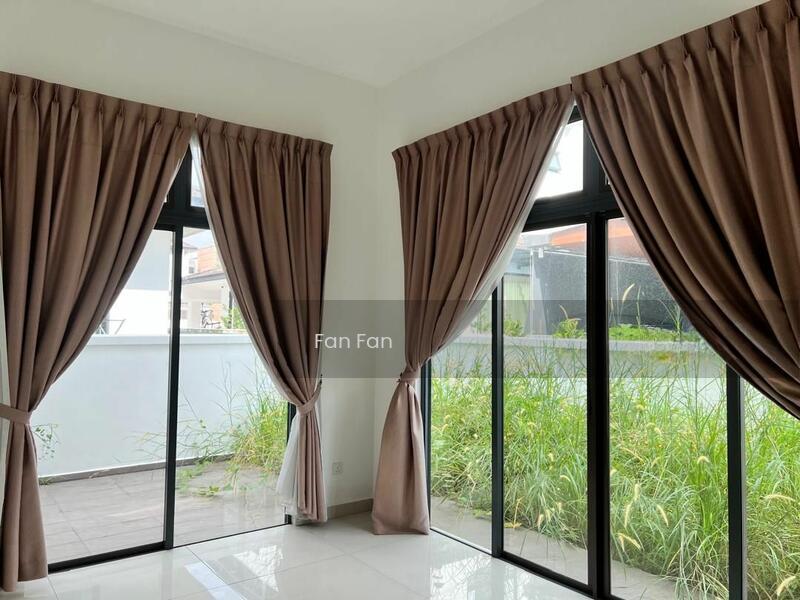 Semi-D house at Eco Botanic - 2