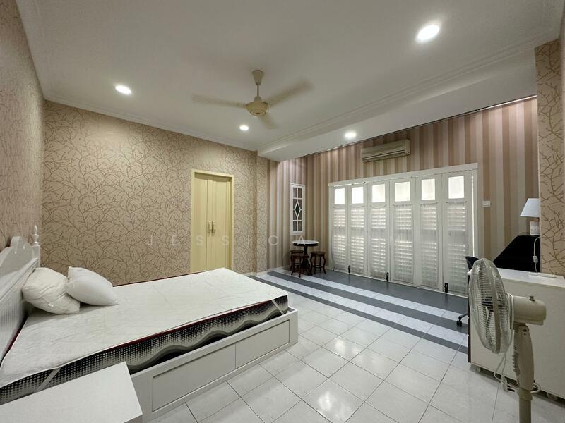 2 Storey Bungalow Tanjung Bunga Park - 4