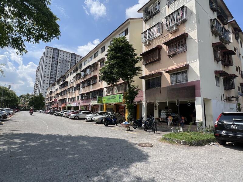 Pangsapuri Timur - 1