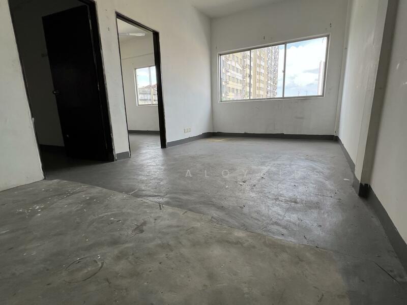 Pangsapuri Timur - 4