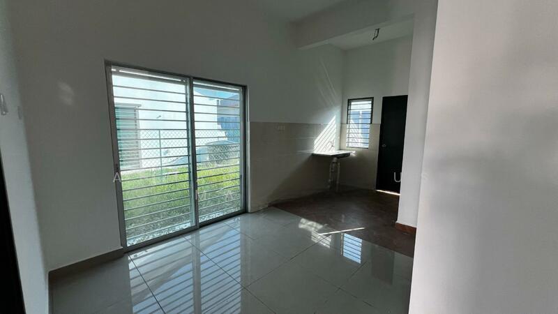 Taman Sg Kembong, Pulau Indah - 5