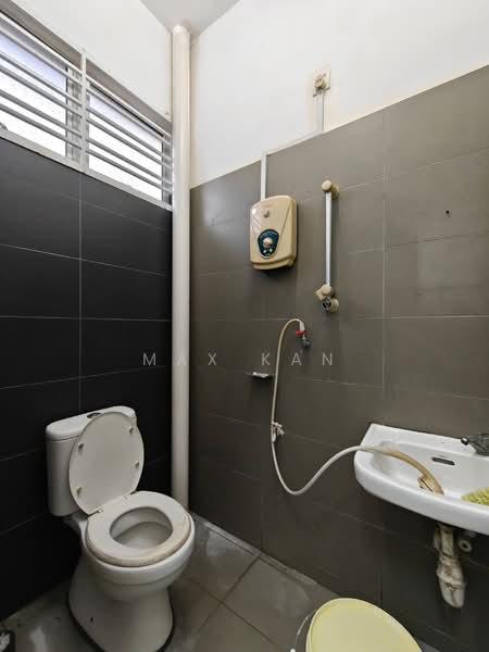 Taman Mount Austin - 5