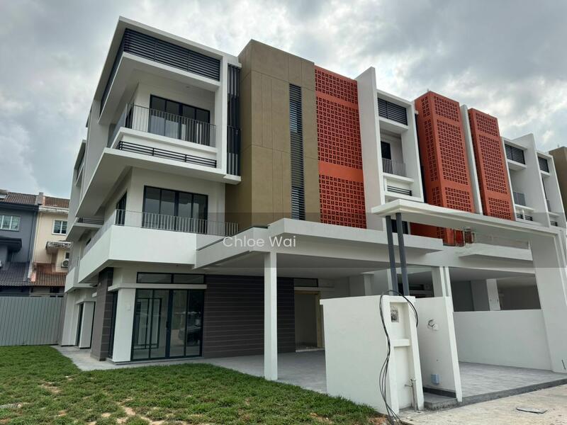 3-storey Terraced House at Happy Garden - 1