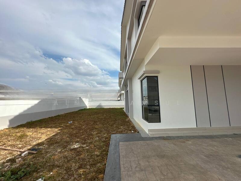 Sejati Lakeside 2 - 2