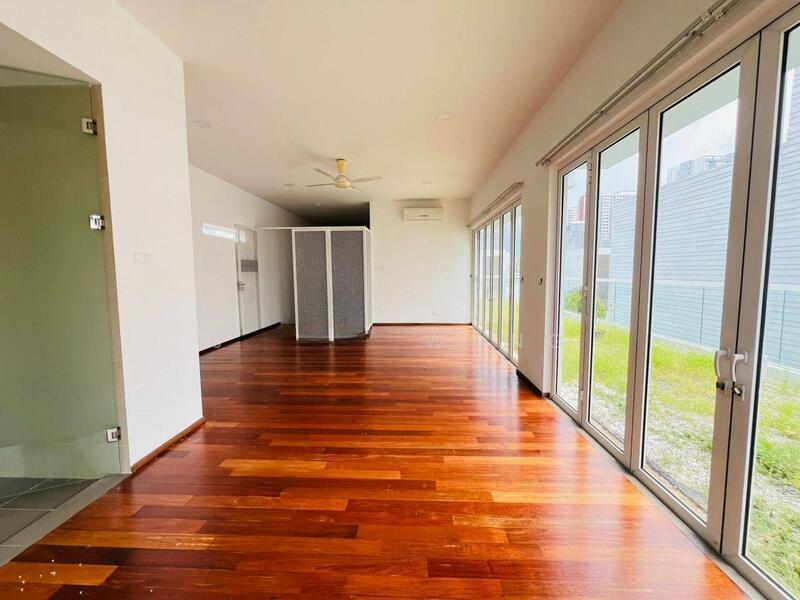 Lakefront Villa - 3