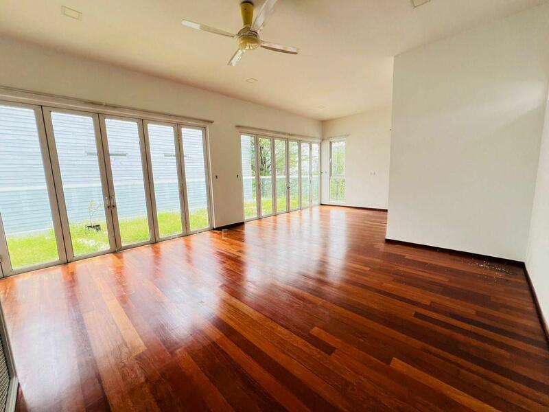 Lakefront Villa - 4