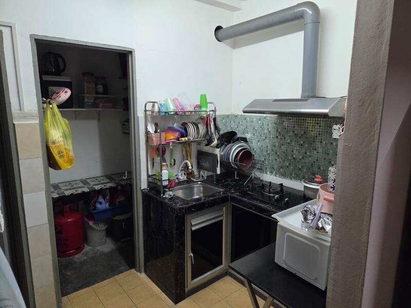 Pangsapuri Seri Perantau - 4