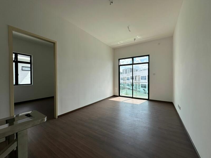 Taman Mount Austin - 2