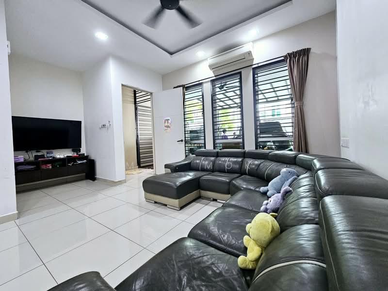 Taman Mount Austin - 1