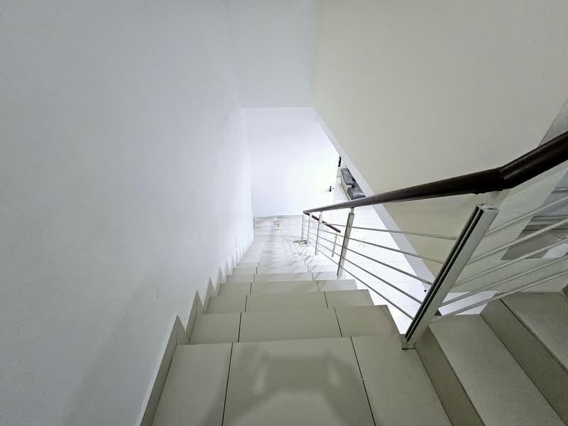 Taman Mount Austin - 5