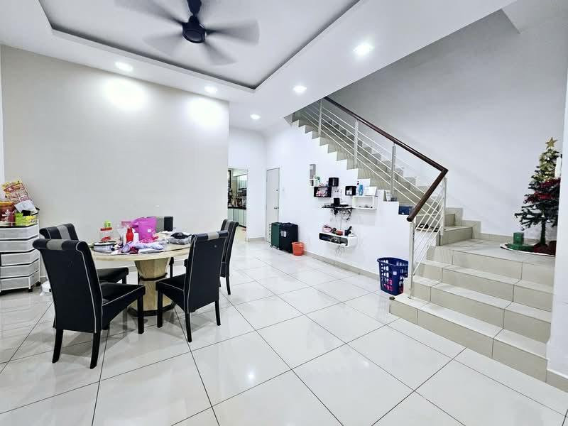 Taman Mount Austin - 3