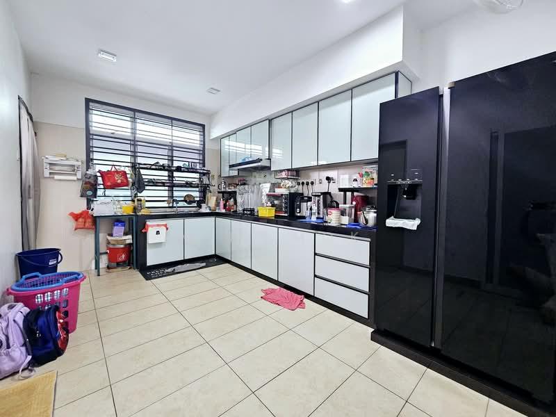 Taman Mount Austin - 4