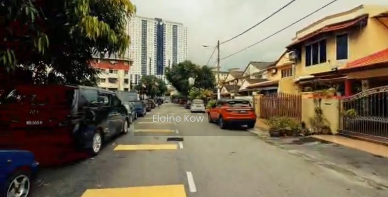 Terrace house at Pandan Indah - 1
